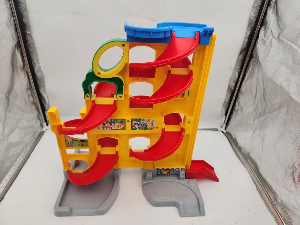 Little People Vintage Wheelies Stand and Play Ramp